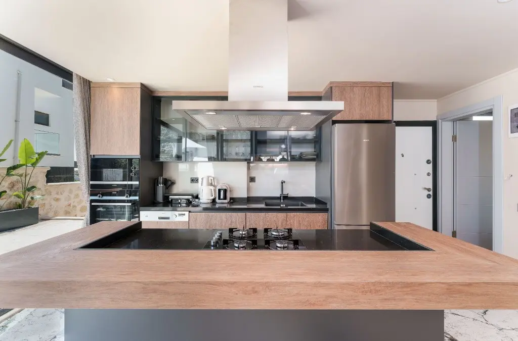 Fitted kitchen